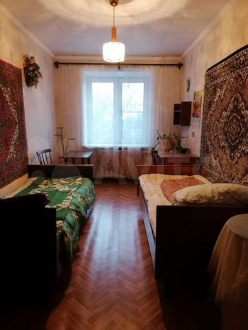 Киров, ул. Ивана Попова, 12